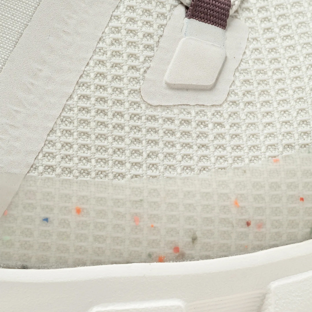 On Running Cloudwander Waterproof Ivory