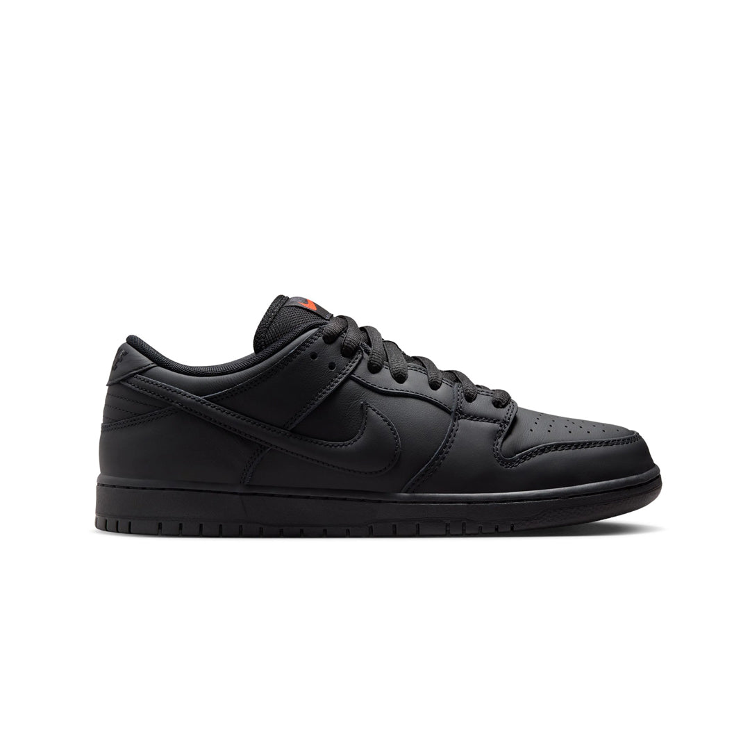 Nike SB Dunk Low Pro "Triple Black"